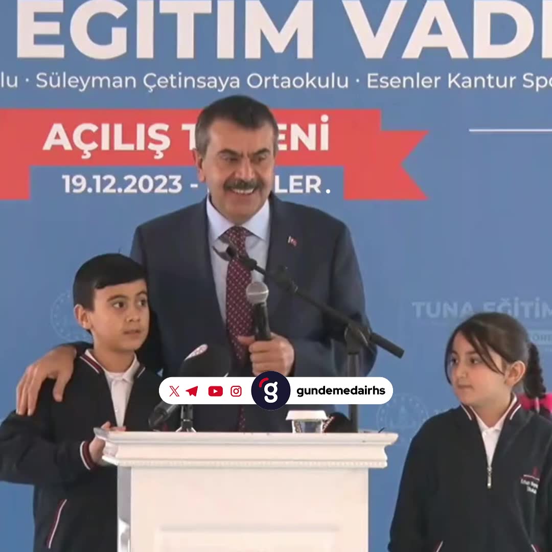 Bakan Tekin, Esenler'de yanlışlıkla "büyükşehir" dedi