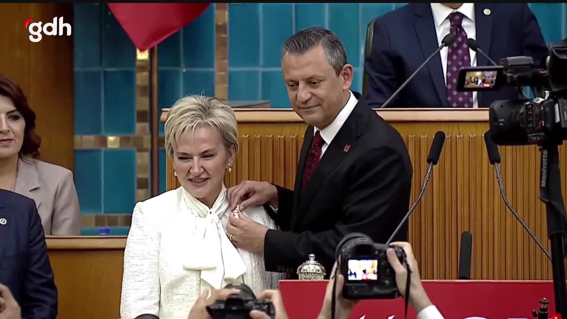 Eski İYİ Partili Nimet Özdemir, CHP'ye katıldı!