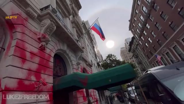 Rusya'nın New York Konsolosluğu Putin'in sözleriyle tahrip edildi