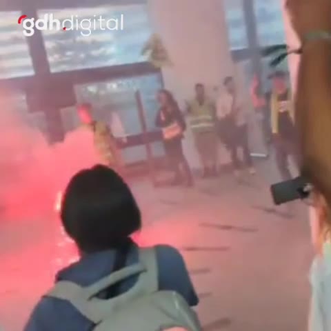 Paris'te demiryolu çalışanları SNCF planını protesto etti