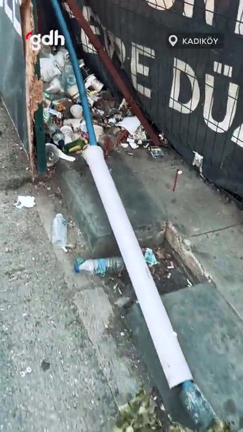 Kadıköy: İstanbul'un elit ilçesi ve çöp dağları gündemi