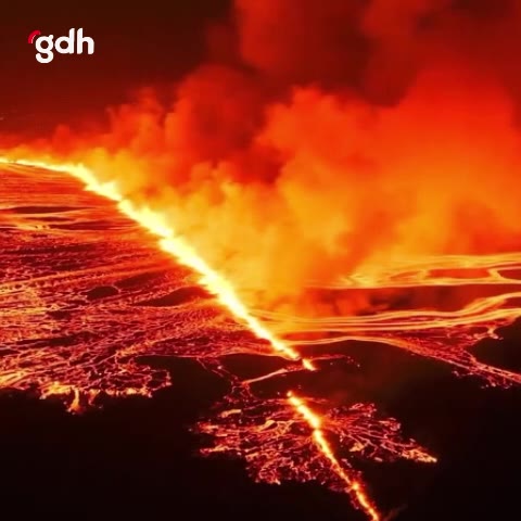 Reykjanes'te 3 ayda dördüncü yanardağ patlaması oldu!