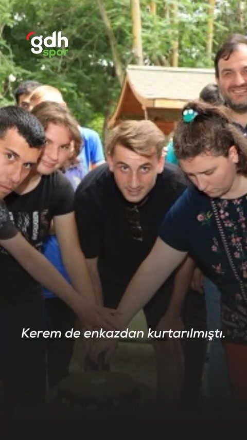 Kerem Aktürkoğlu depremzede çocuklara destek veriyor