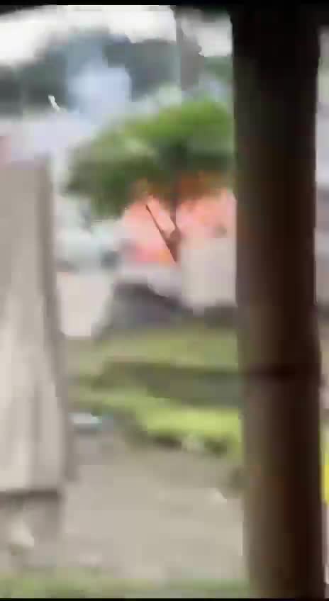 Ekvador'da kartellerin polis aracını patlattığı anlar