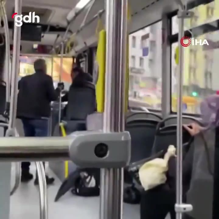 İzmir'de otobüste tartıştığı kişiyi bıçaklayarak yaraladı