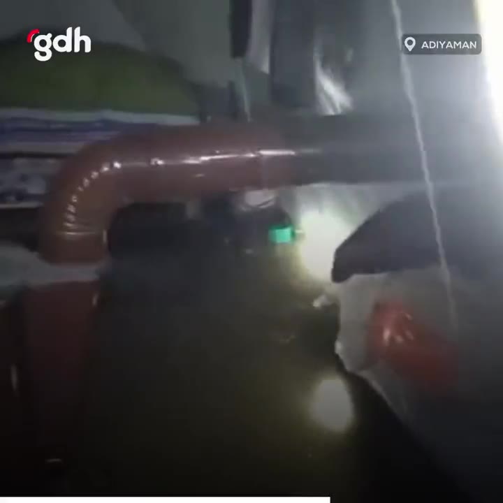 Adıyaman'da sel, depremzedelerin çadırlarını etkiledi