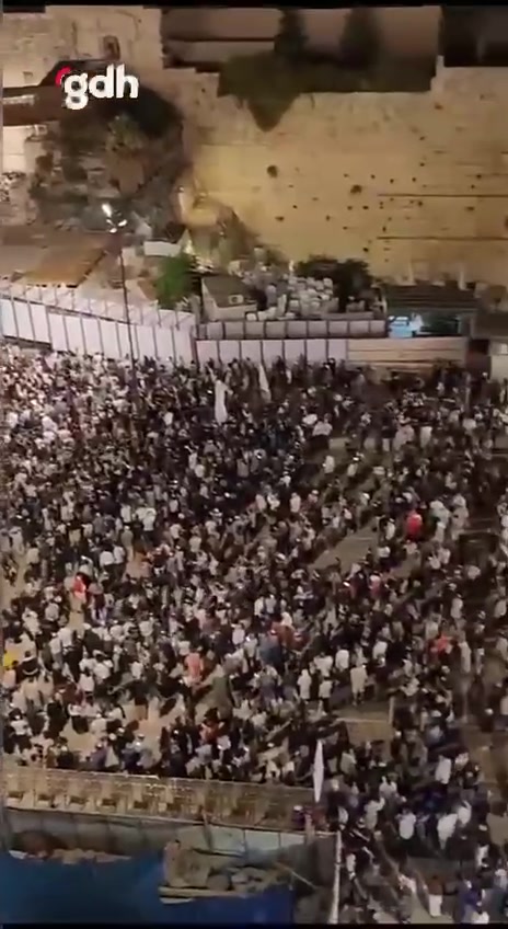 Yahudi yerleşimciler, Yom Kippur için Mescid-i Aksa'da ayin yaptı