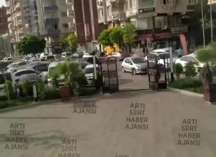 Siirt'te meydanda silahlı çatışma: Vali müdahalede bulundu