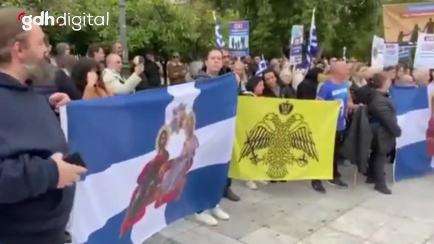 Atina'da eşcinsel evlilik tasarısı protesto edildi