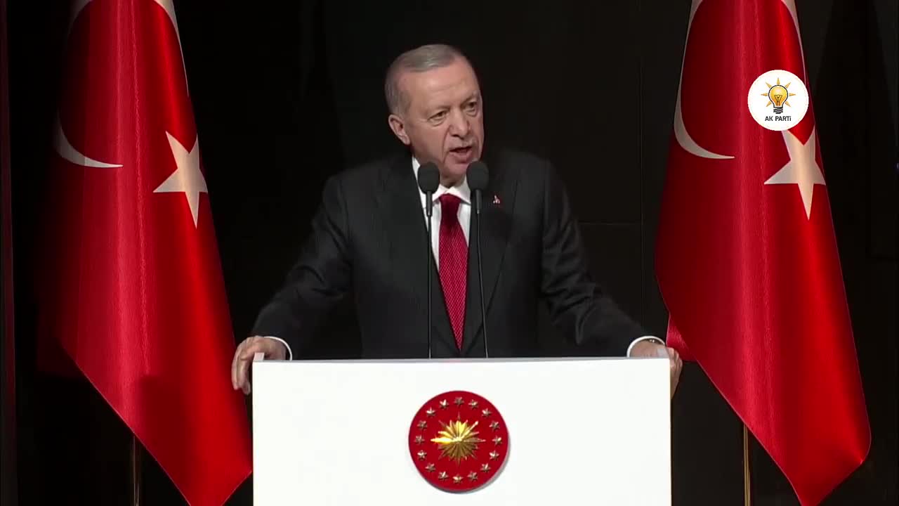Erdoğan: Atatürkçüler, Türkiye'ye düşmanlarla yarışır zarar veriyor