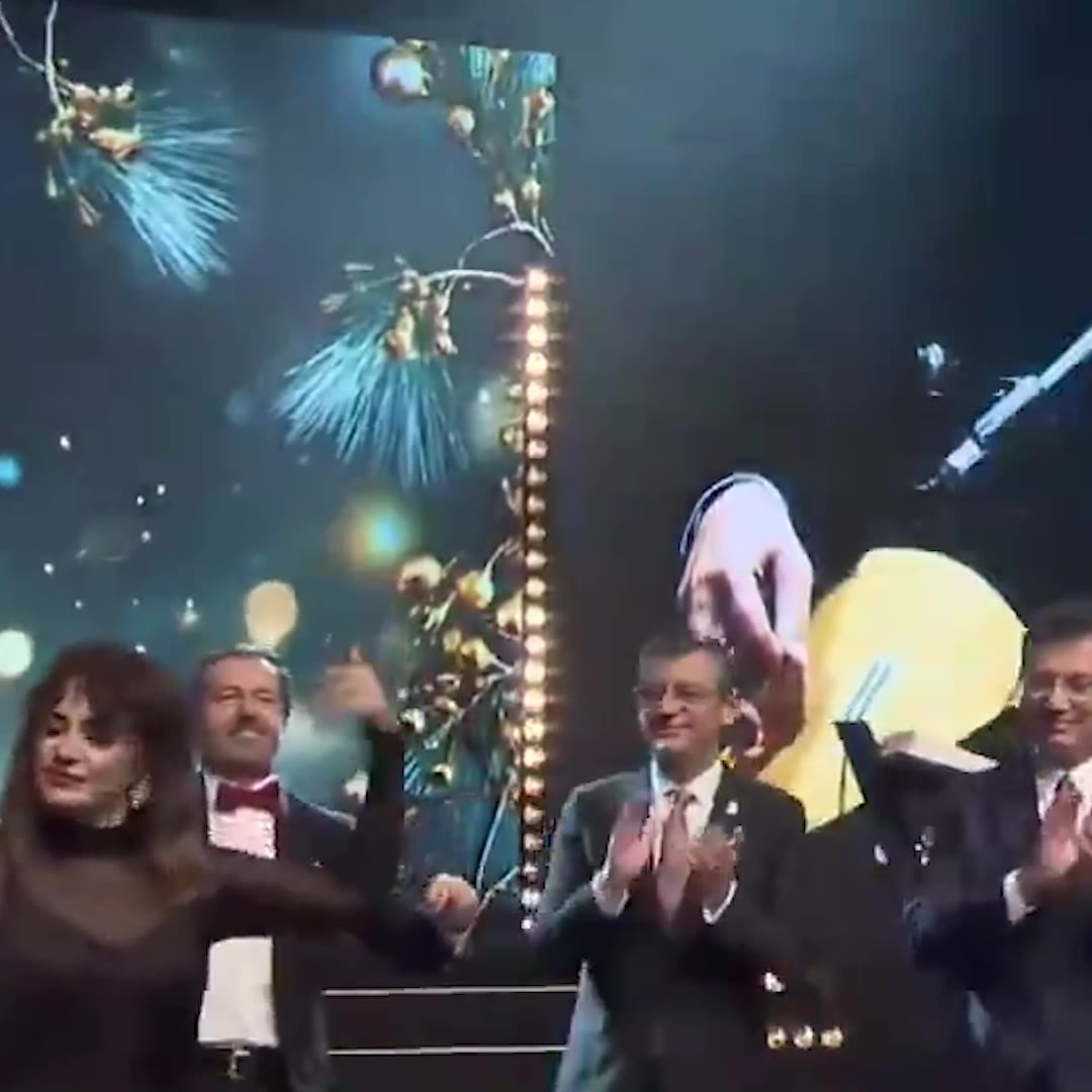 Özgür Özel ve İmamoğlu'ndan Şehitler İçin Geçmiş Olsun Yok!