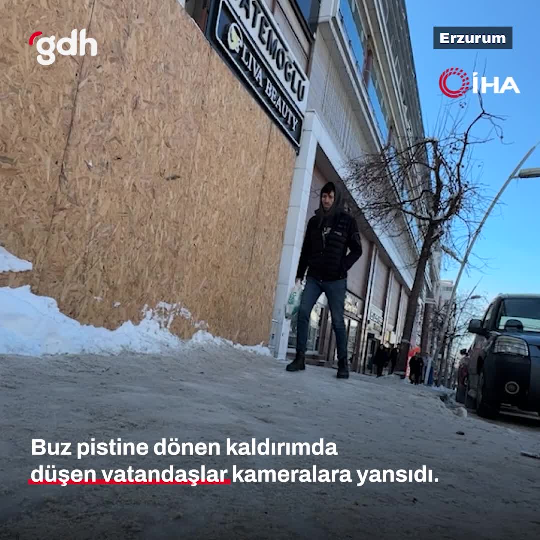 Erzurum'da -20°C'de buz pistine dönen kaldırım görüntüleri