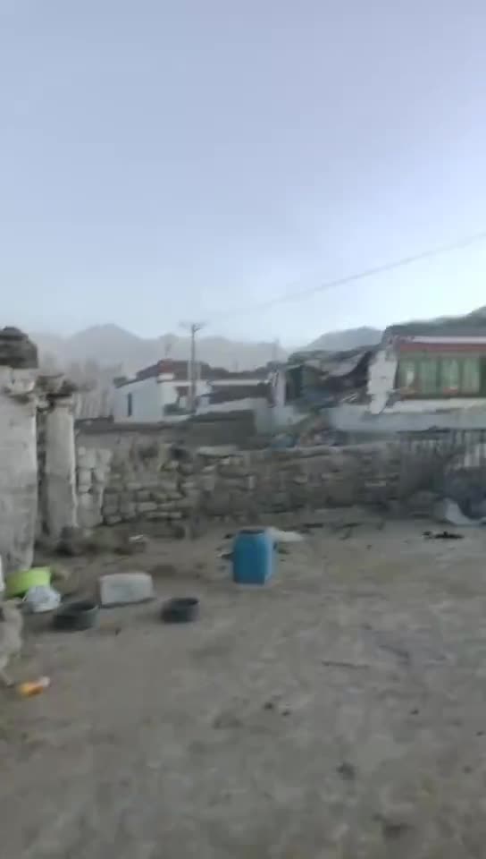 Çin'in Tibet'inde 6.9'luk depremde vatandaşlar canlarını kurtardı