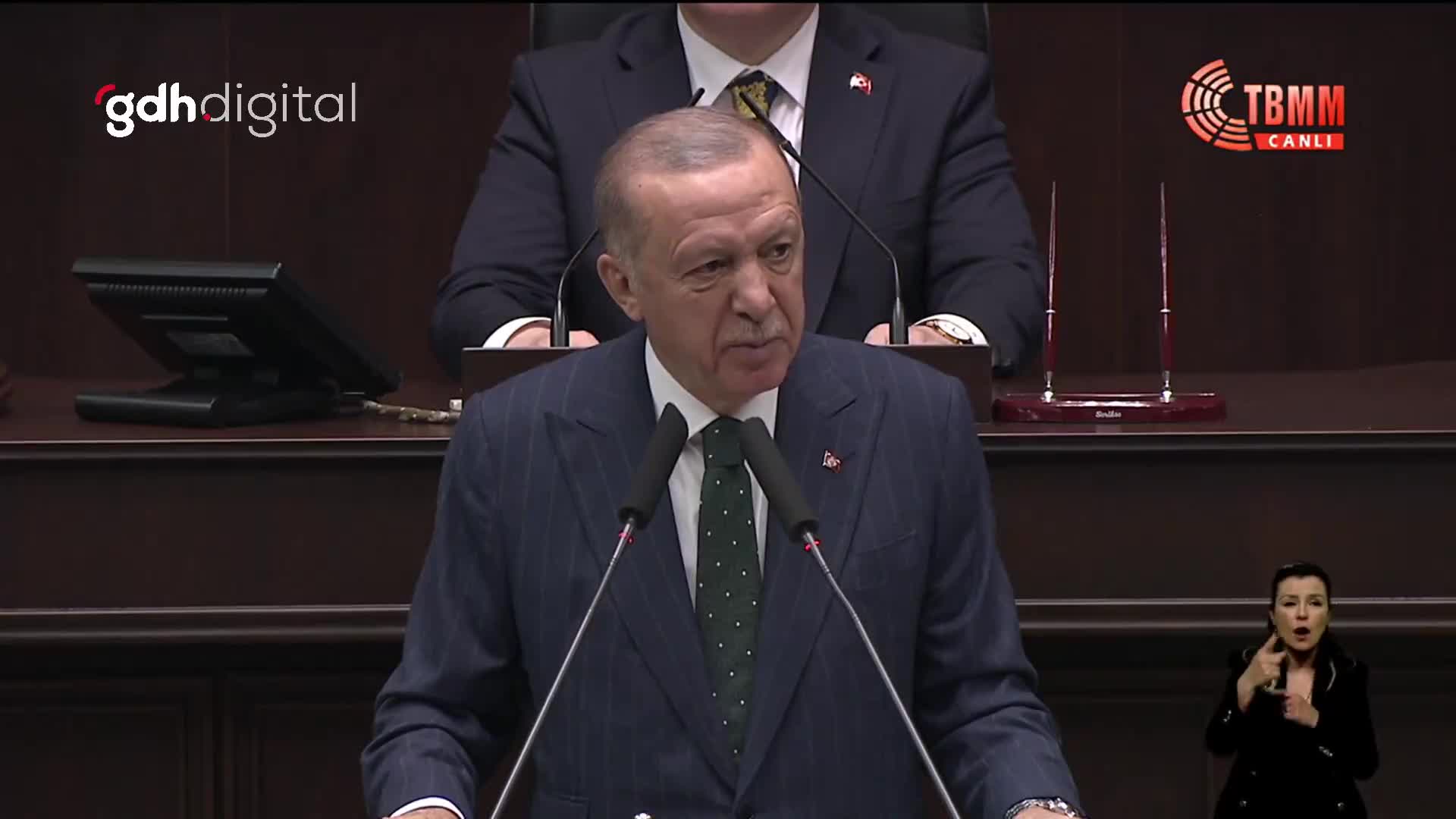 Erdoğan: Darbe anayasasından kurtulup demokrasiye geçeceğiz
