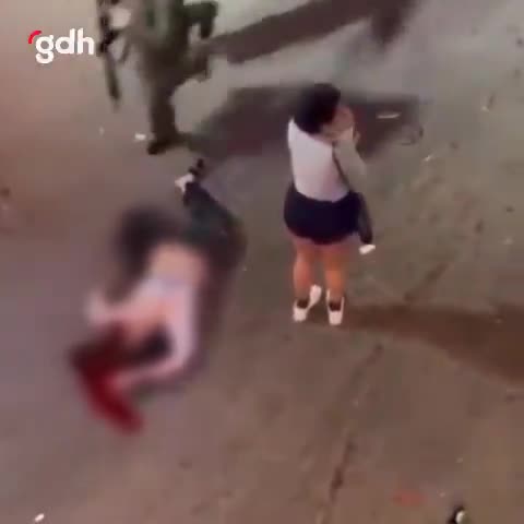 New Orleans'ta sürücünün kalabalığa daldığı anlar