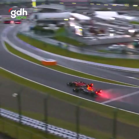 Verstappen: "Şampiyon değilim, emin misin?" Neler oldu?