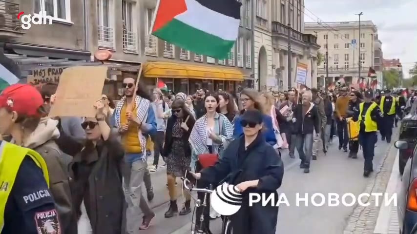 Varşova'da yüzlerce kişi, İsrail'in Gazze saldırılarını protesto etti
