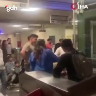 Kadın, Maltepe Marmaray'da köpeğiyle tren binmek için tartıştı