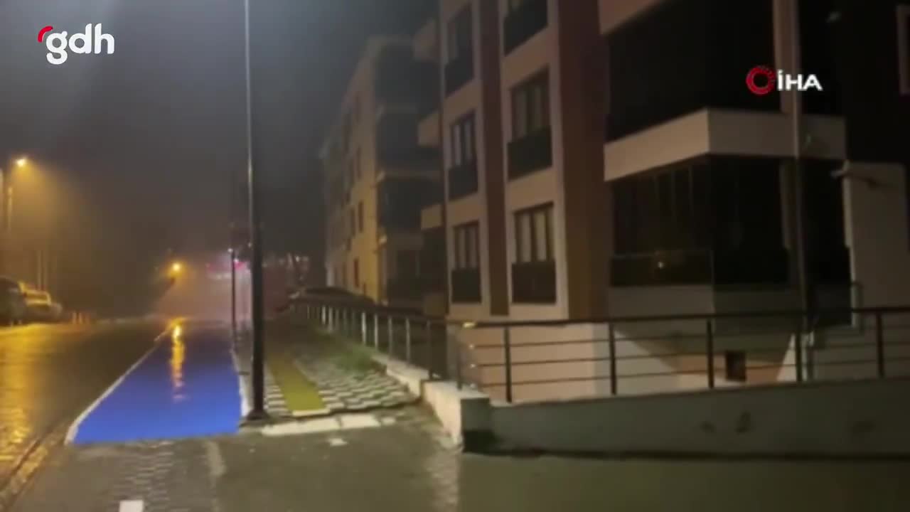 Çanakkale Ayvacık'ta 5.2 büyüklüğünde deprem meydana geldi