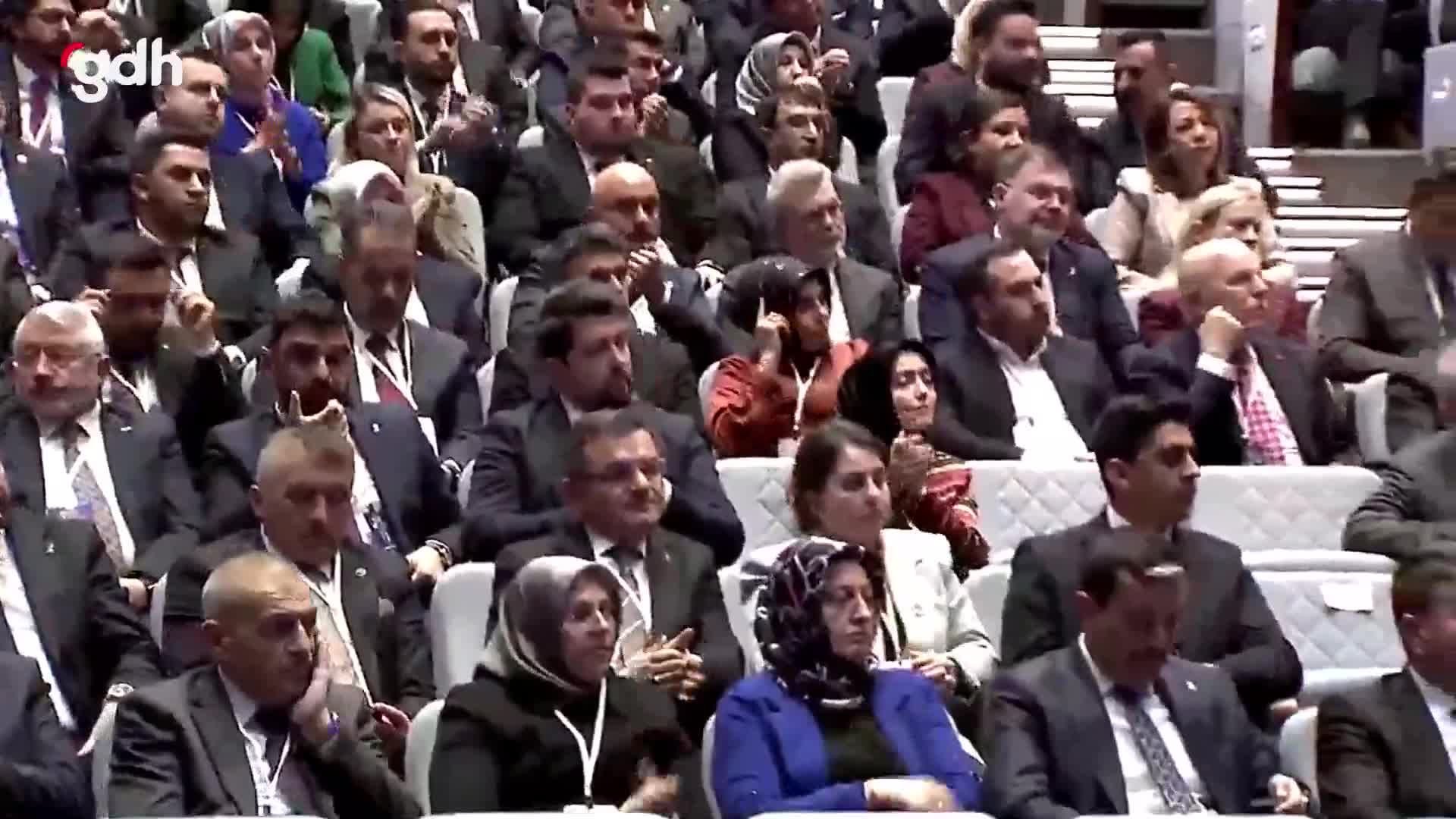 Erdoğan: İstiklal Marşı'na sorun çıkaranla 'Eyvallah' demeyiz
