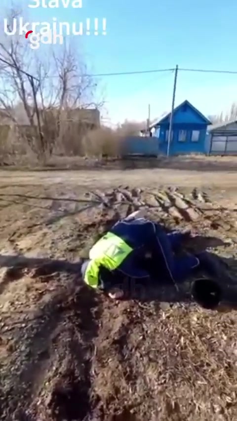 Rusya'da polis, savaşa gitmeyen bir kişiyi boğarak öldürdü