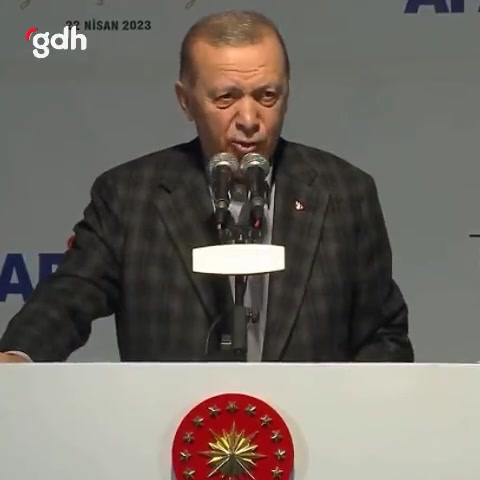 Erdoğan: AFAD'a konteynerler BAYKAR'dan, savunma sanayi eleştiriliyor