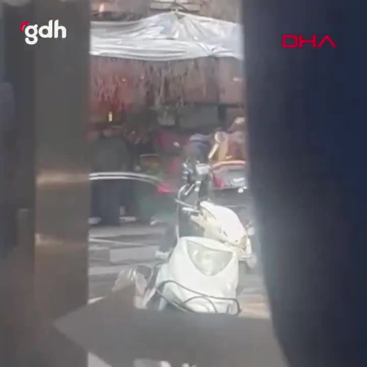 Cihangir'de kılıçlı saldırıya uğrayan şahıs yaralanmadı