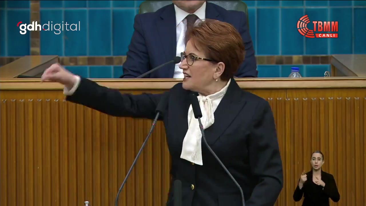 Meral Akşener: Bildiri savaşı ve şehit ailelerine saygı vurgusu