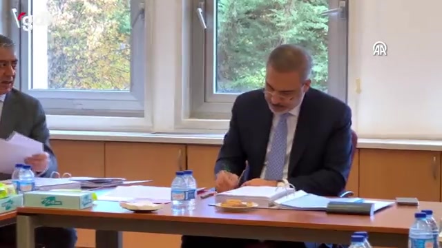 Bakan Fidan, mülakatta öğretmen ebeveynli adayı tebrik etti