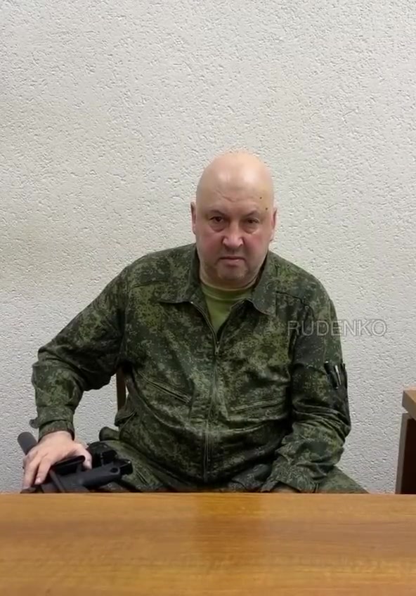 Rus General Surovikin: Düşman iç siyaseti kontrolsüz bekliyor