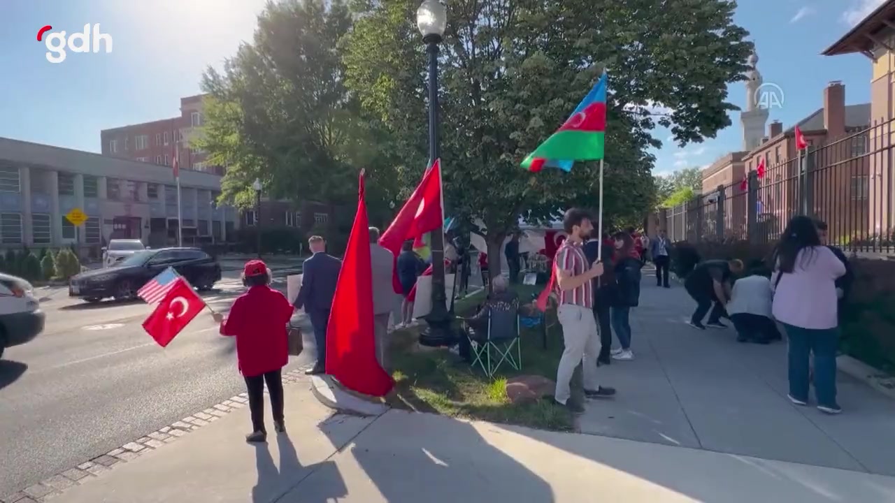 Türk vatandaşları Washington'da 1915 olayları protestosunu yaptı