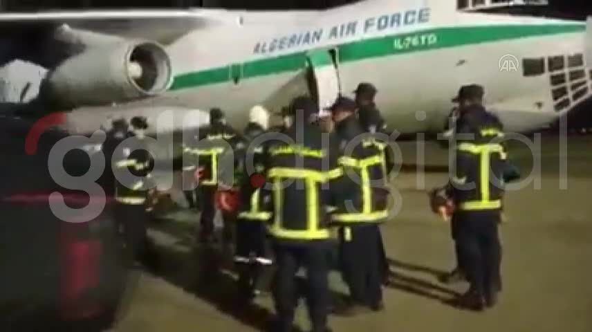 Cezayir'den 89 kişilik arama kurtarma ekibi Gaziantep'te