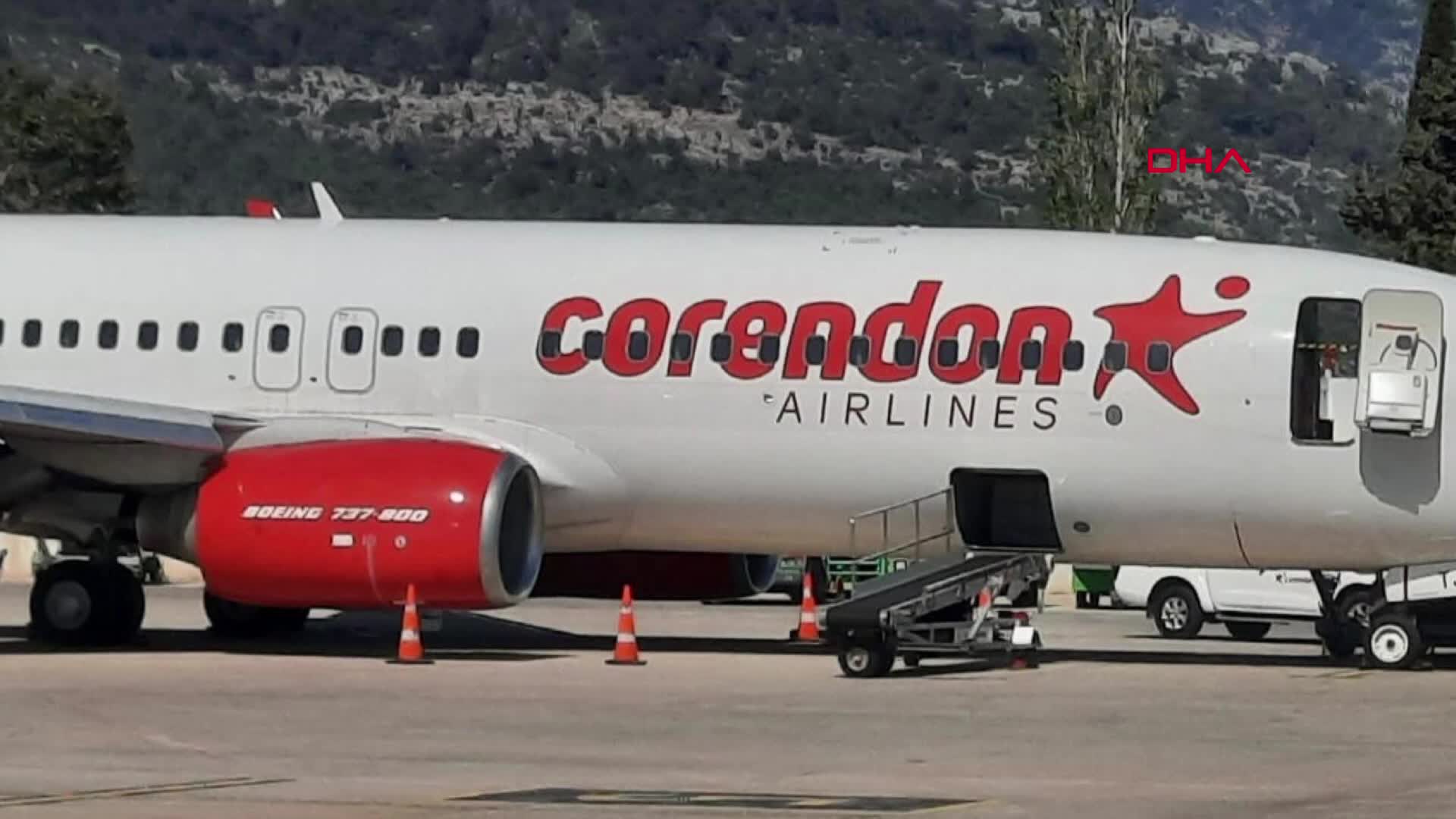 Köln-Gazipaşa uçağında lastik patladı, tüm yolcular tahliye edildi