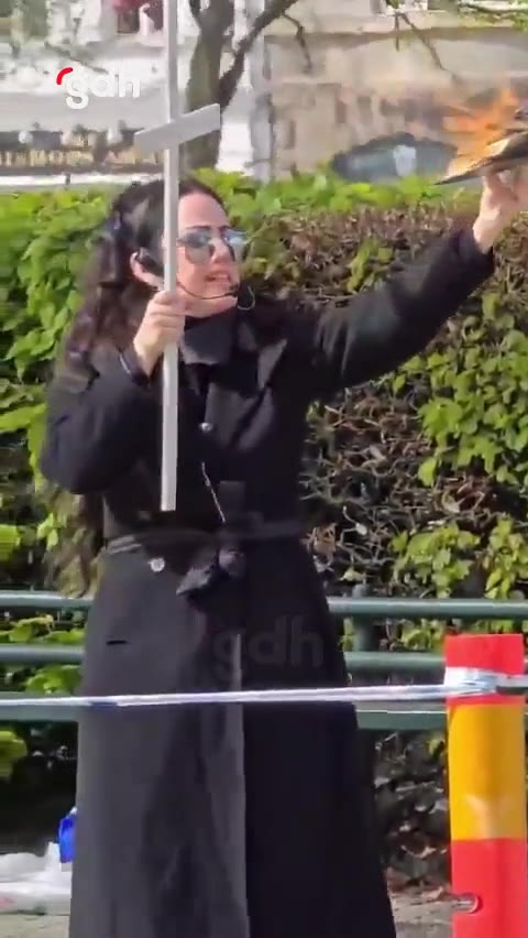 Stockholm'de Jade Sandberg, Kur'an-ı Kerim yaktı