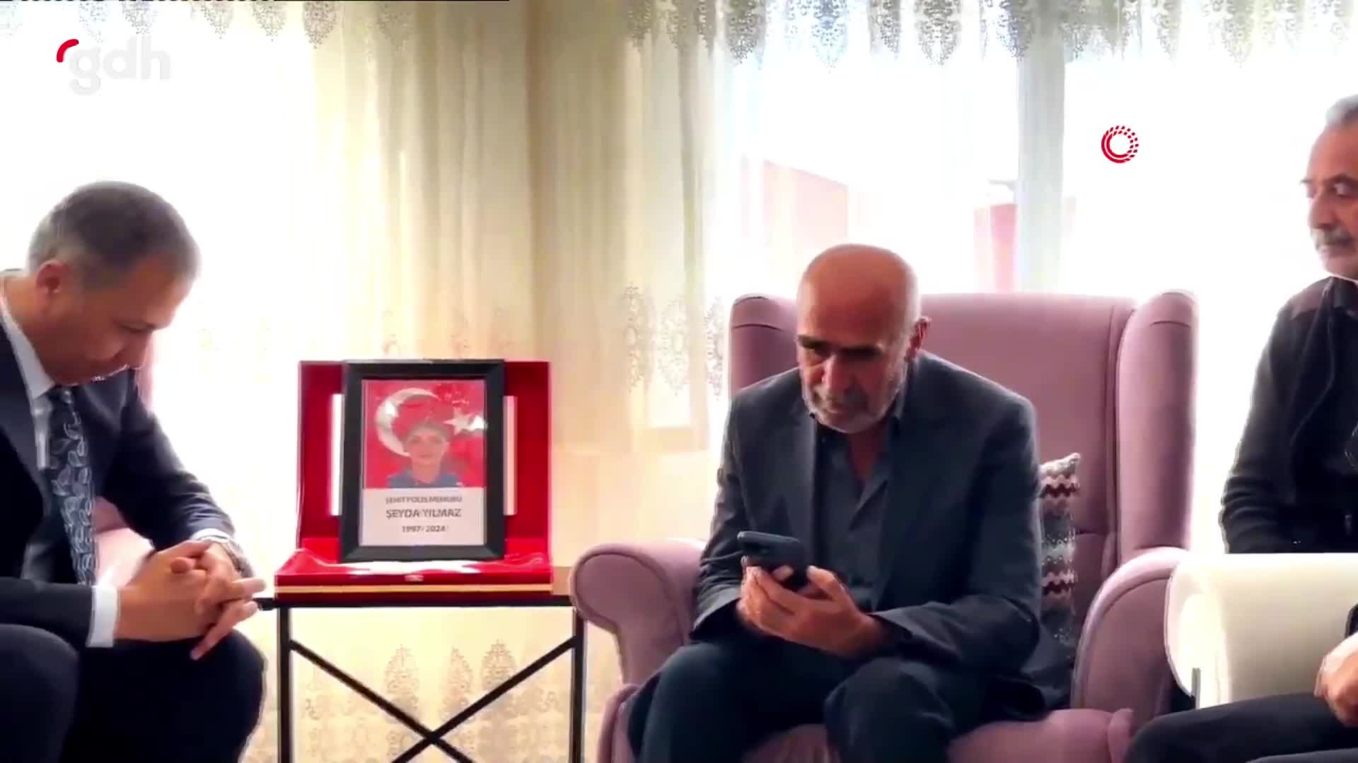 Cumhurbaşkanı Erdoğan, şehit polis Yılmaz'ın ailesine başsağlığı diledi
