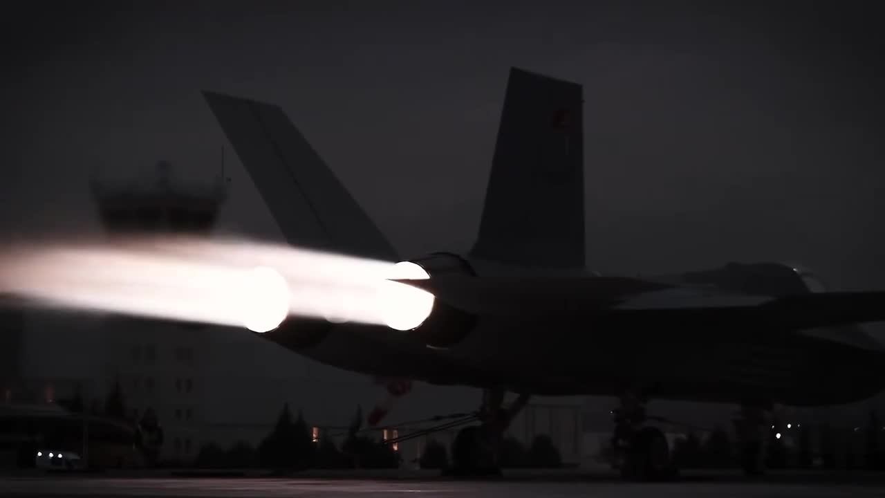 KAAN'ın afterburner'ı ilk kez çalıştırdığı anlar!
