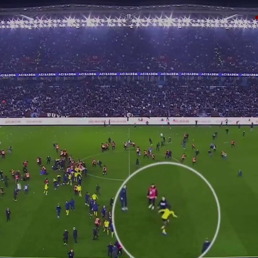 Trabzonspor'un paylaşımı:

"YETER!"