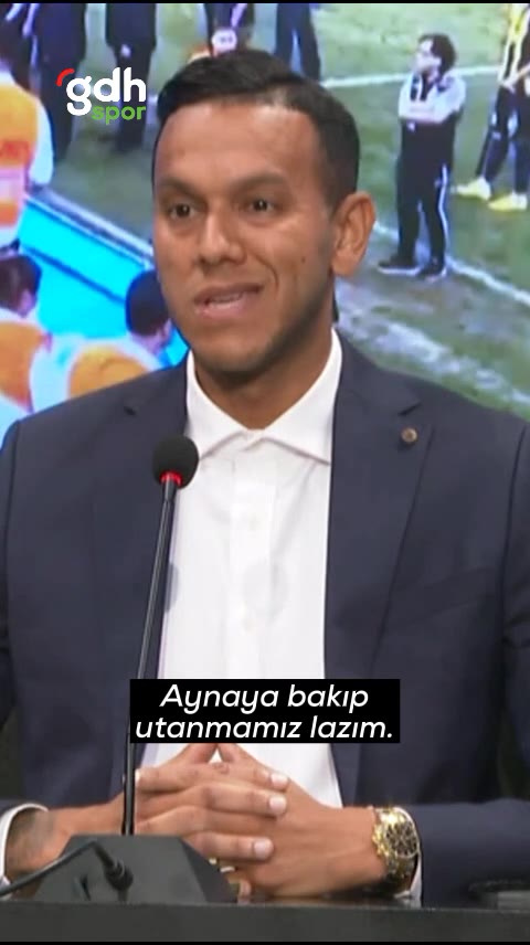 İsmael'e futbolculardan tepki: Weghorst ve Josef eleşti