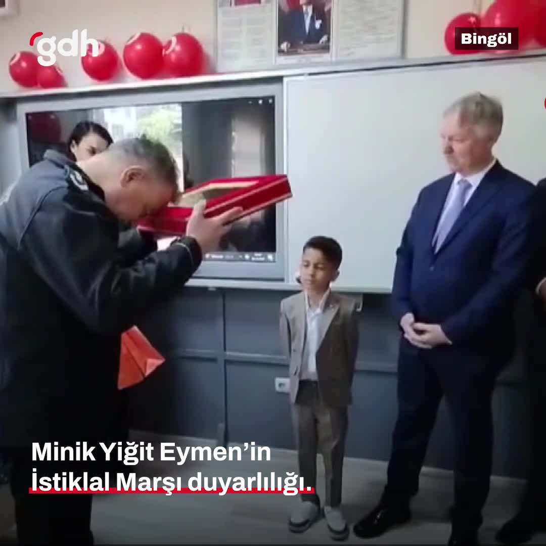 Bingöl'de Yiğit Eymen İstiklal Marşı için hazır ola geçti