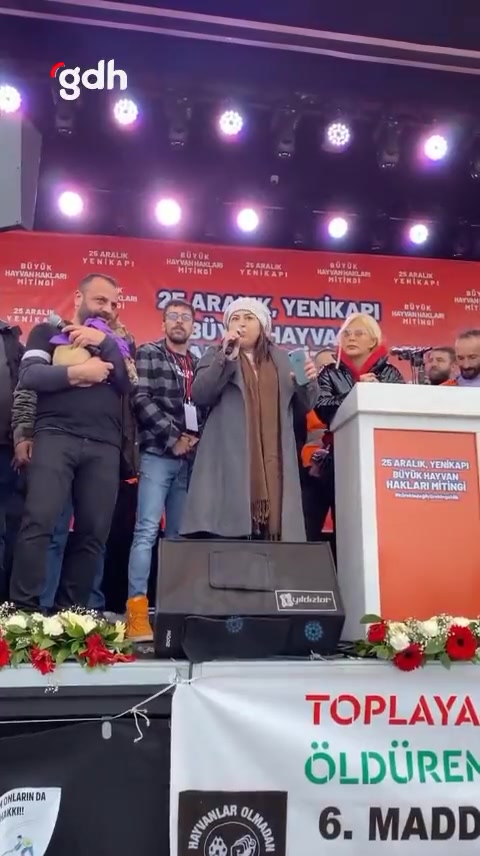Pawguards Mitingi'nde Aile Hekimi Özdemir'e Destek Vurgusu