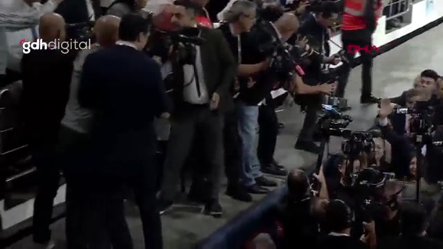 Kılıçdaroğlu kurultaya girişi: "Arkamızdan vurdular, eğilmedik."