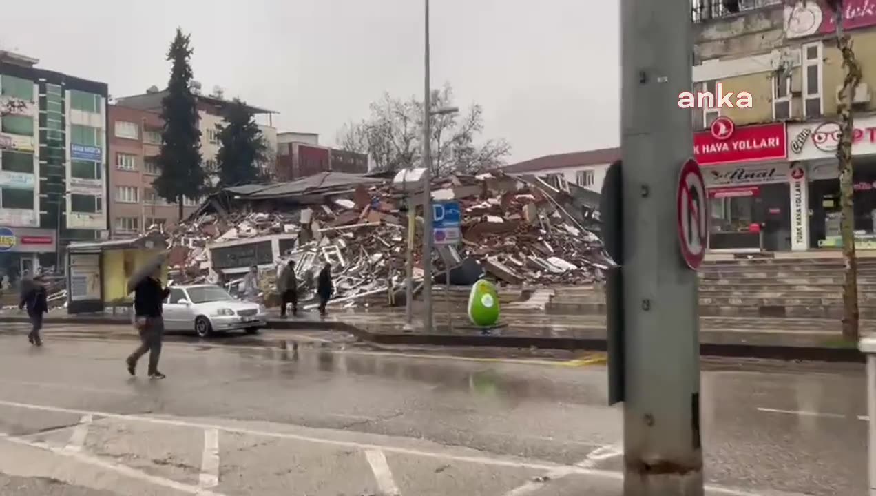 Adıyaman Belediye Başkanlığı binası yıkıldı