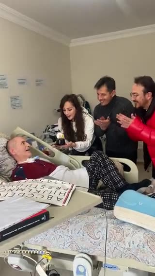 Emre Belözoğlu'ndan İlyas Tüfekçi'ye doğum günü ziyareti