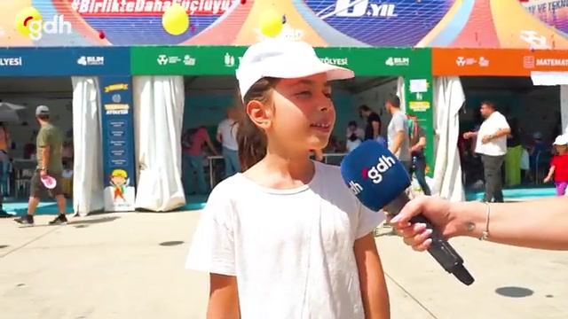 👧🏼 #TEKNOFEST'te çocuklar Bilim Sokağı'nda neler yapıyor?