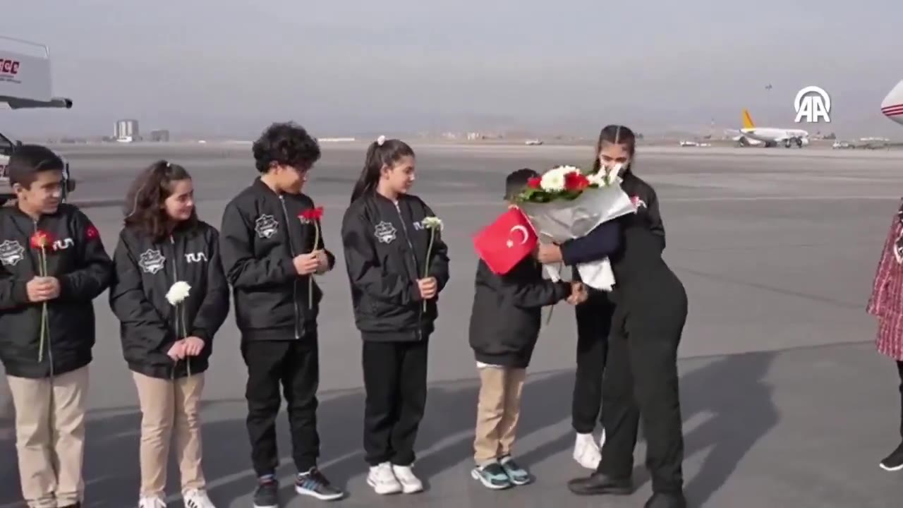Türkiye'nin ilk astronotu Alper Gezeravcı,Türkiye'ye döndü
