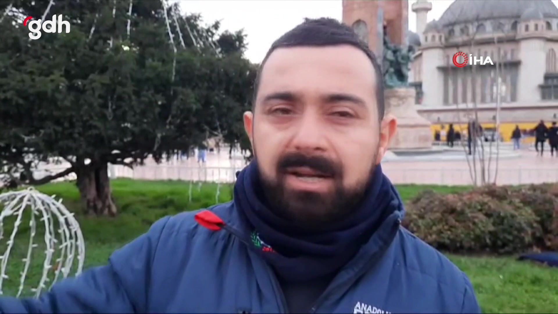 Taksim’de köpeklerin saldırdığı kedi telef oldu
