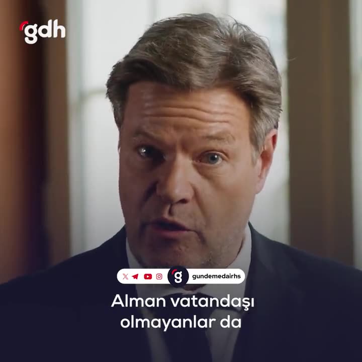 Habeck: Bayrak yakmak Hamas'ı övmektir, hesap verilecek