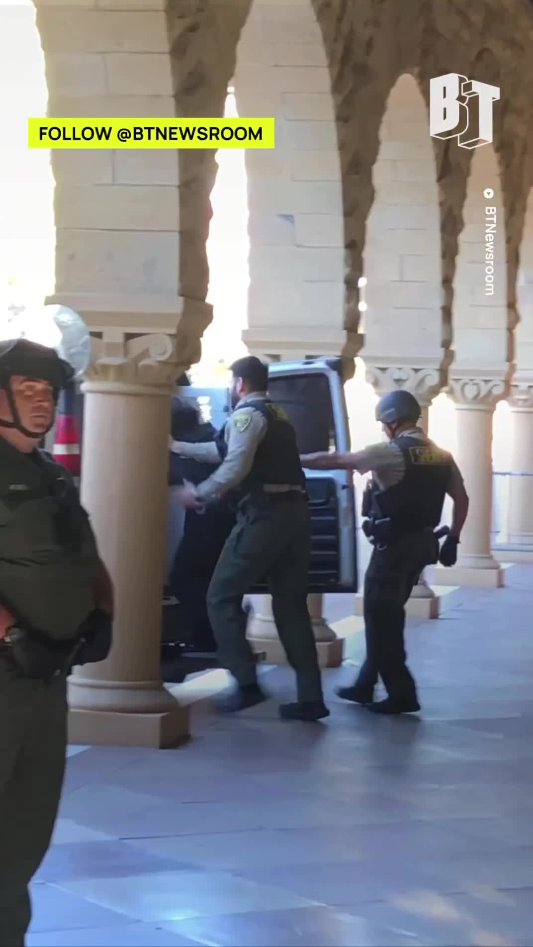 Stanford'da Filistin destekçileri Rektörlük binasına girdi