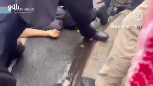 New York'ta İsrail protestocularına polis müdahalesi