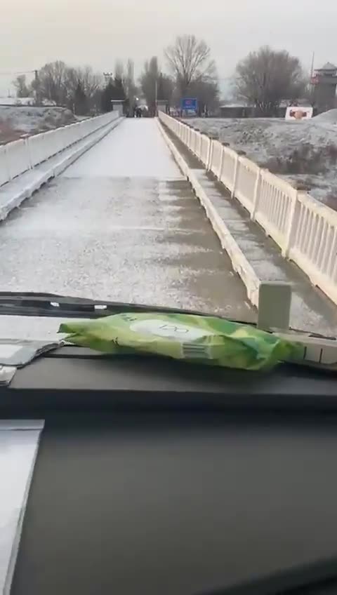 Ermenistan sınır kapısı, 35 yıl sonra yardım için açıldı
